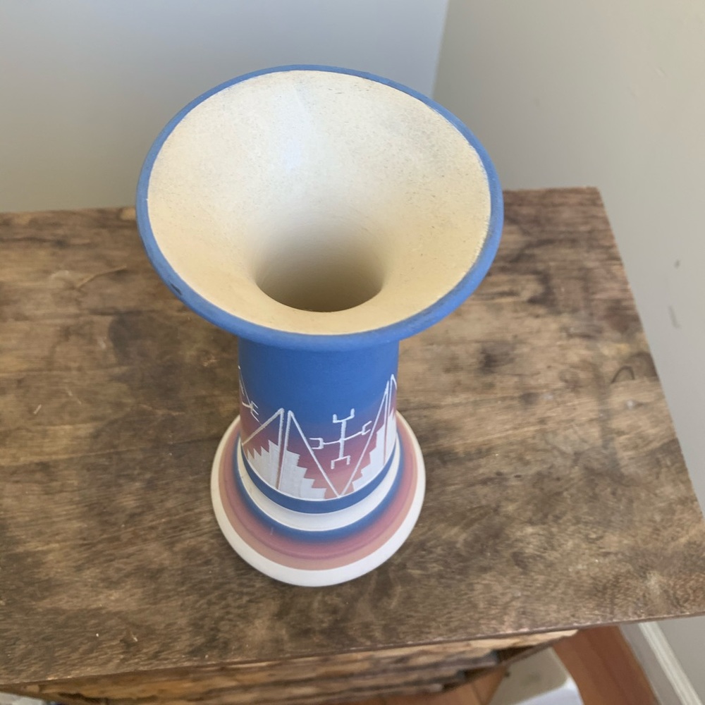 Hand Made Aztec Vase - Picture 5 of 7